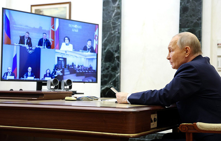Владимир Путин: Важно продолжать работу по снижению количества &laquo;тюремного населения&raquo; в РФ