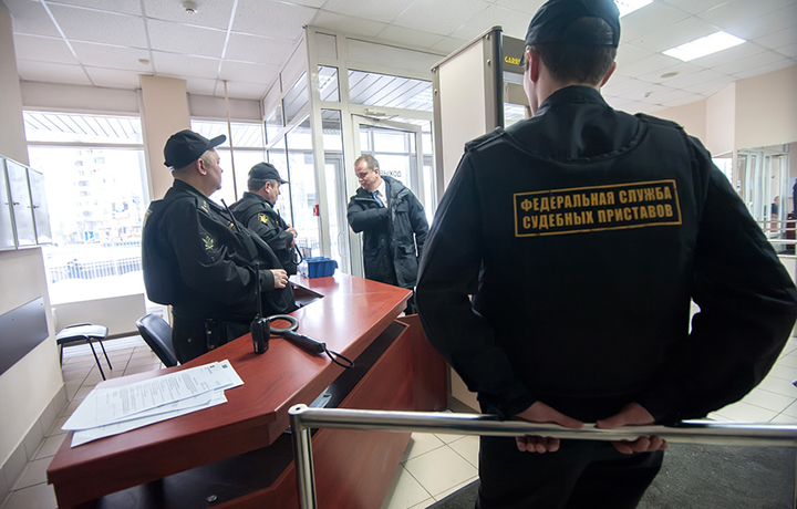 В законодательстве уточнят, кто не может служить в органах принудительного исполнения РФ