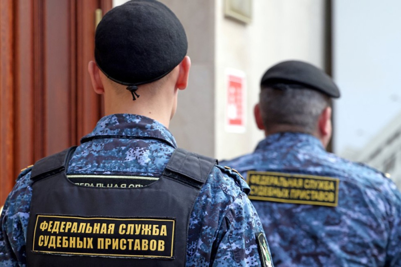 Приставы не смогут арестовывать жилищные деньги военнослужащих