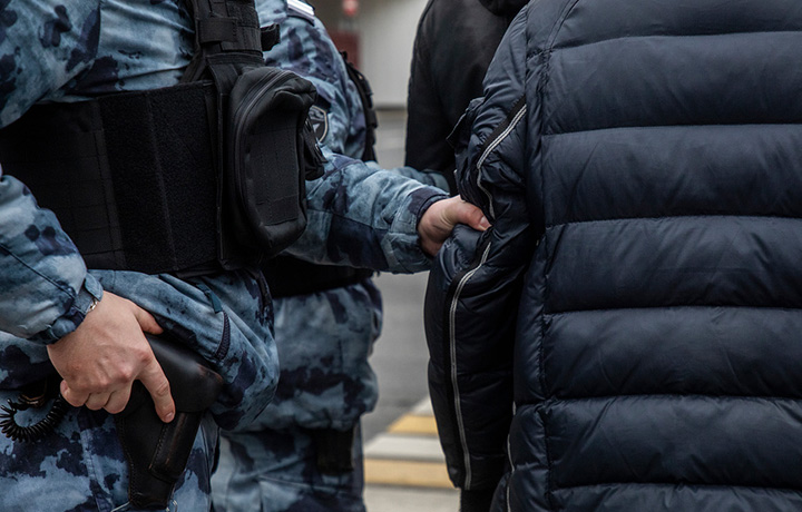 Правительство поддержало законопроект о регламентации применения спецсредств при конвоировании