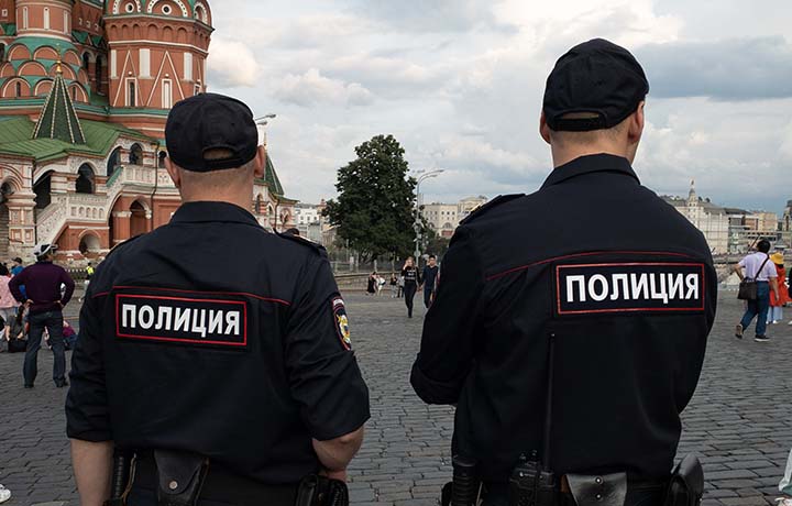 ВС рассмотрит дело об обязании полицейских принести извинения адвокату